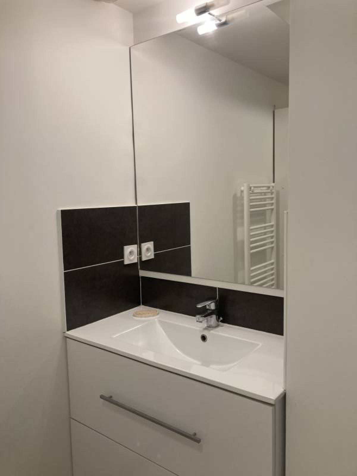 T2 A VENDRE - LA VILETTE -