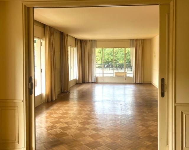 VENTE - APPARTEMENT 6 PIECES 168.02 m²