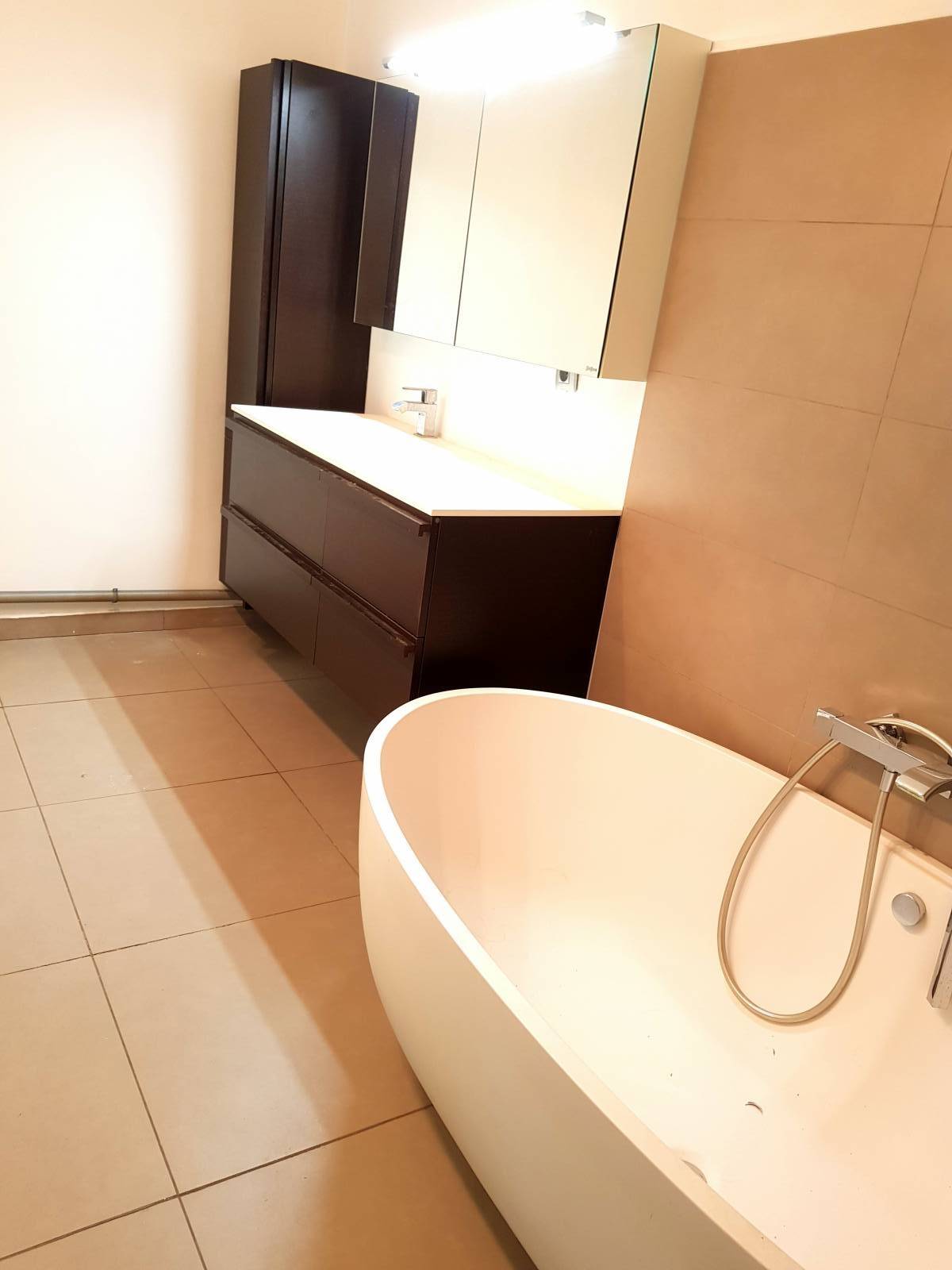 Salle de bain avec Baignoire Marseille Perier 13008