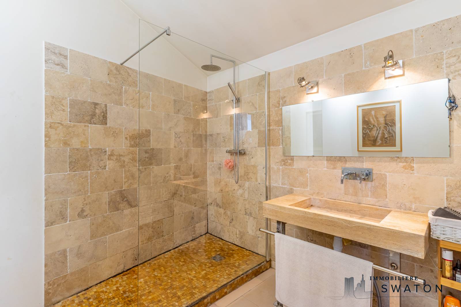 Superbe Maison A Vendre - ROUCAS BLANC -