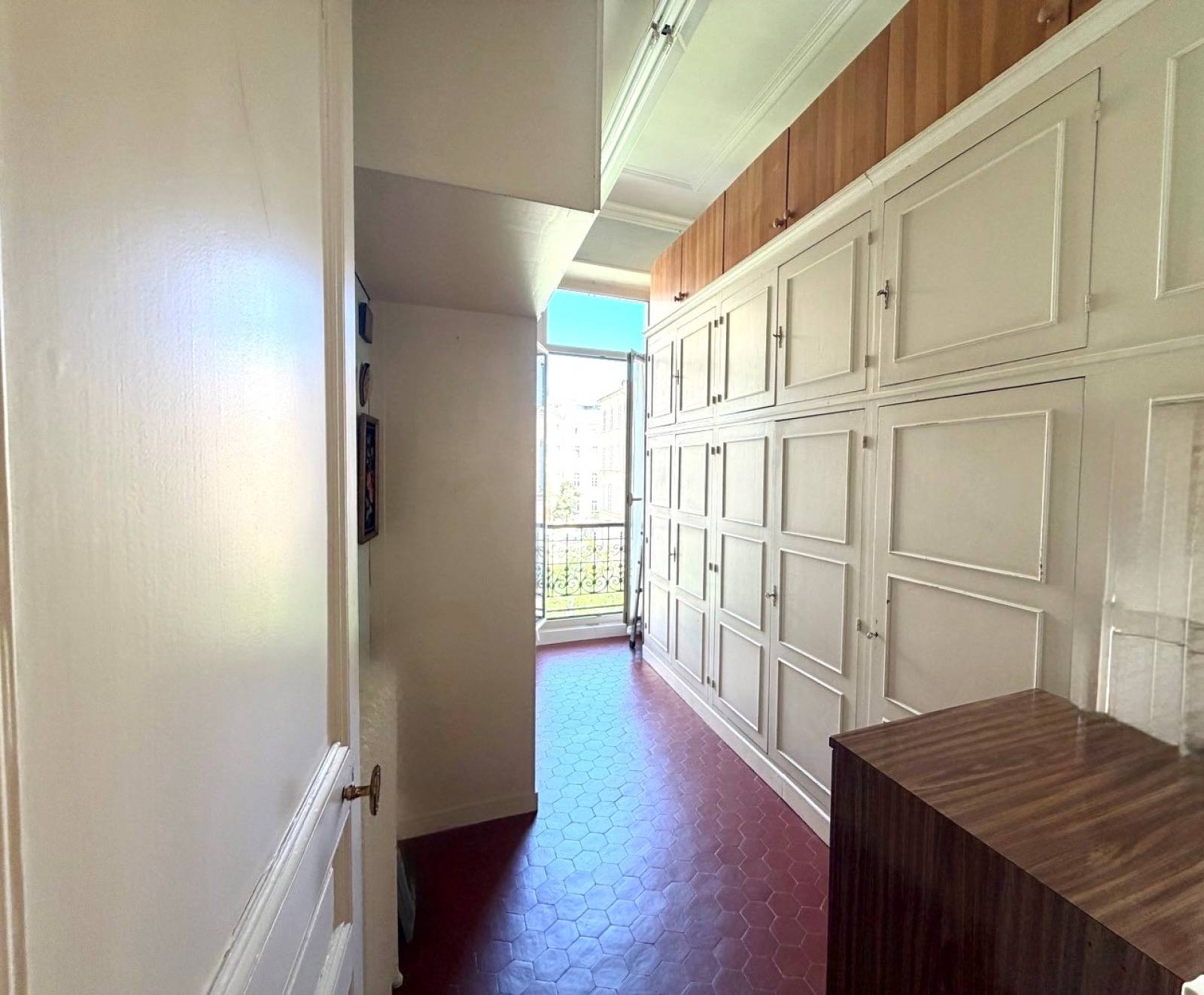 Grande chambre charmante