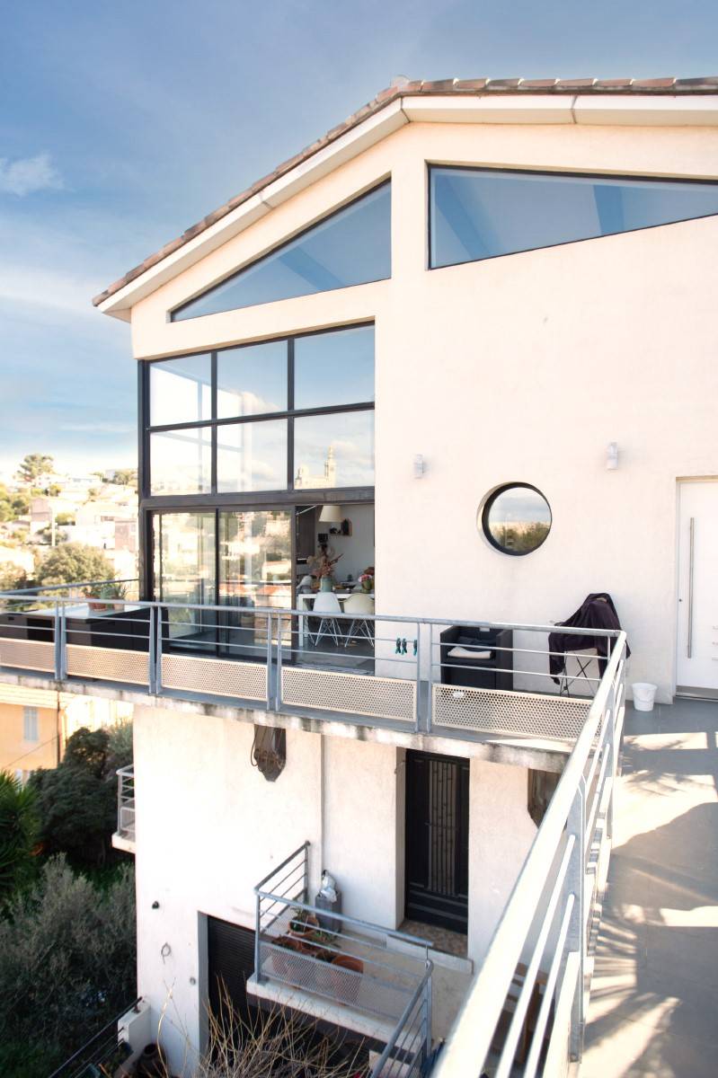 Superbe Maison A Vendre - ROUCAS BLANC -