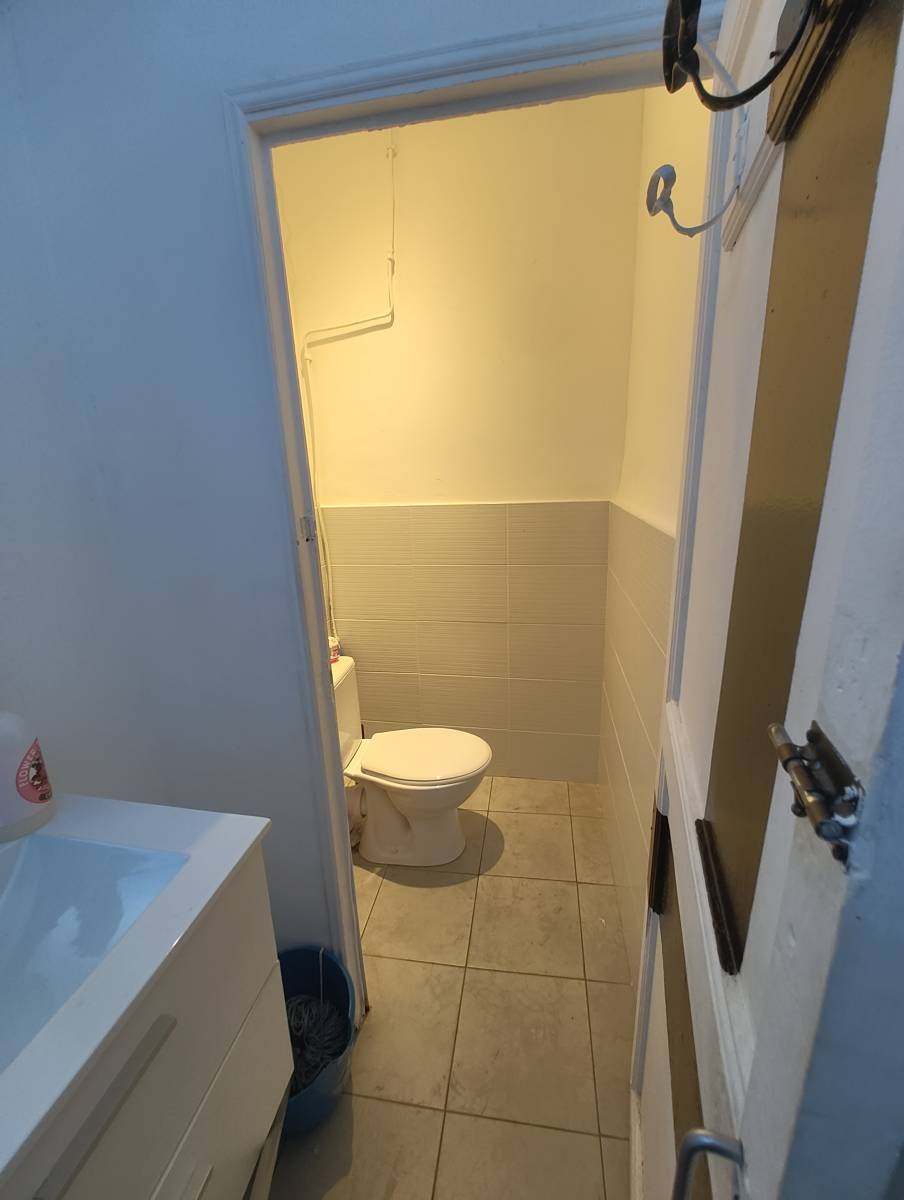 LOCAL COMMERCIAL 13006 - MARSEILLE