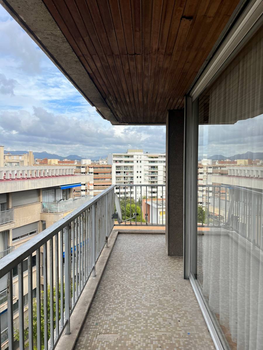APPARTEMENT MARSEILLE 13008 AVEC TERRASSE 