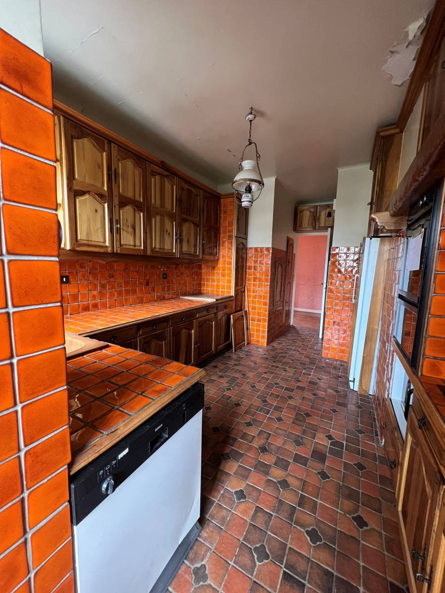 Appartement très élégant T6 avec Garage et cave au calme 13008 Marseille