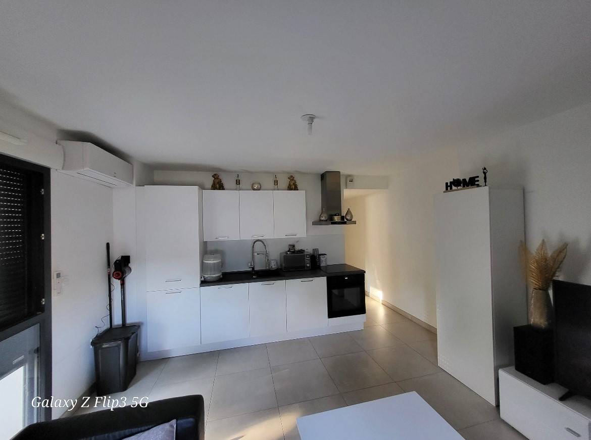 Appartement T2  très élégant, proche du village de la Valentine