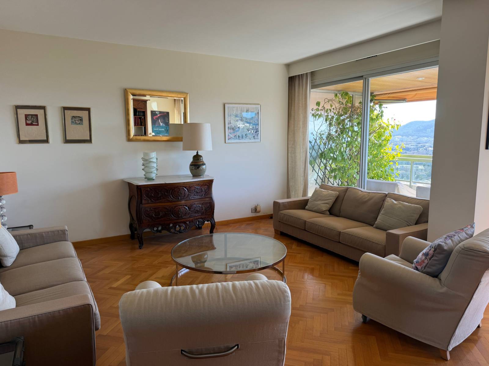 SEJOUR CONVIVIAL TRES LUMINEUX