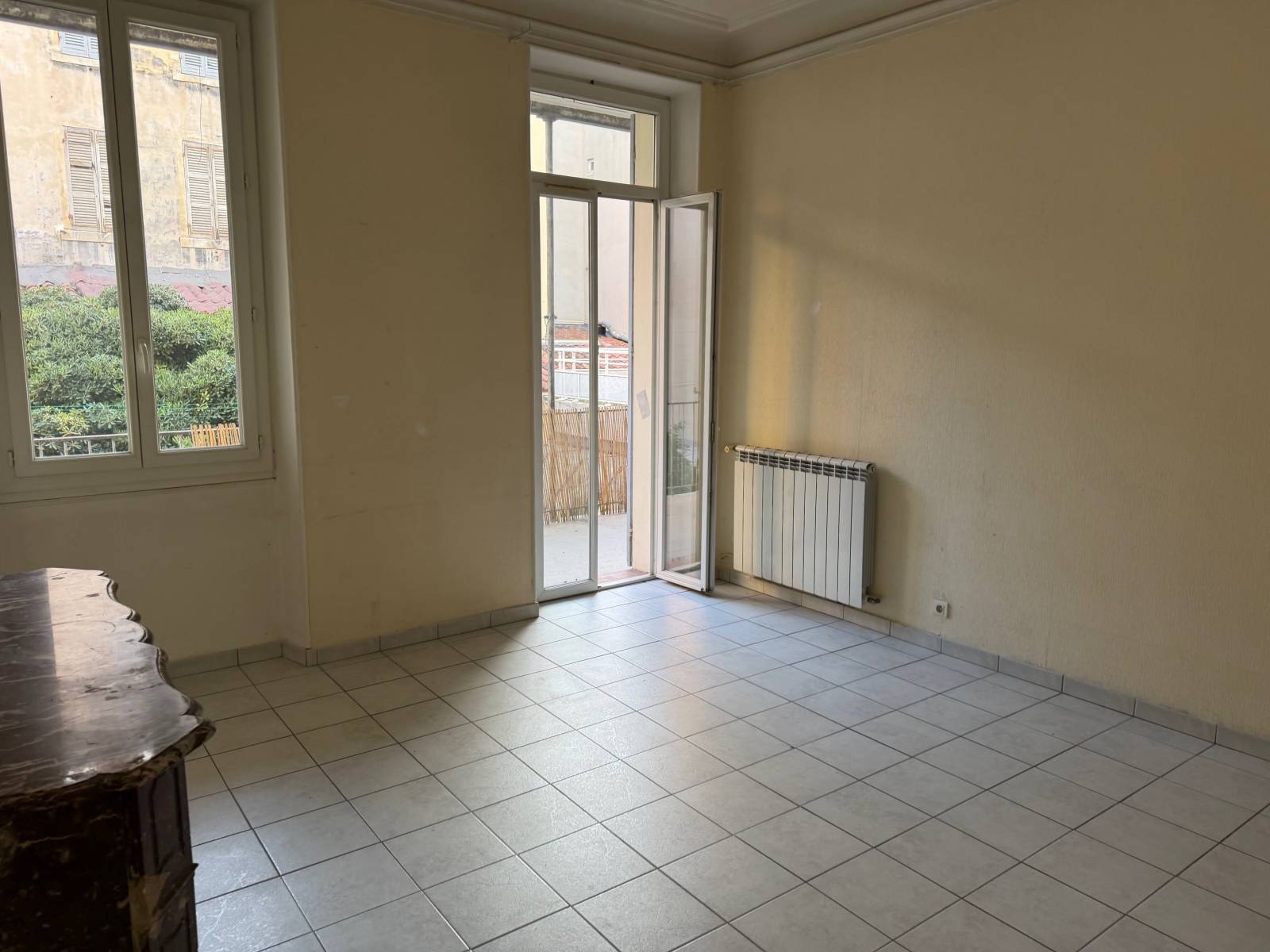 SEJOUR DONNANT SUR TERRASSE 