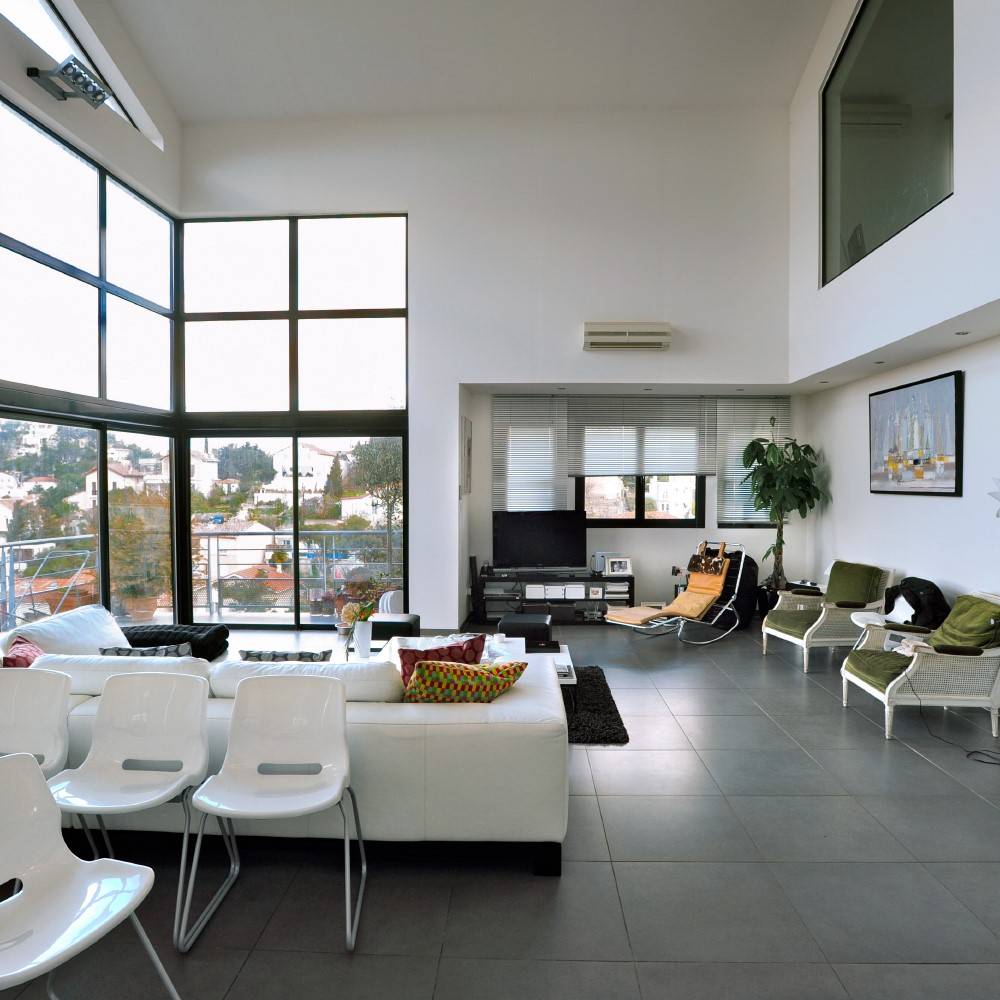 Superbe Maison A Vendre - ROUCAS BLANC -