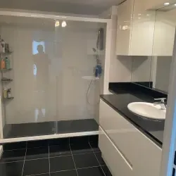 T2 AVEC SALLE D'EAU ET CHAMBRE PROCHE DE LA MERE 