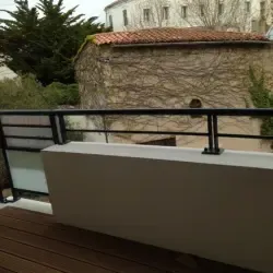 T2 AVEC TERRASSE PROCHE DE LA MERE MARSEILLE 8 EME 