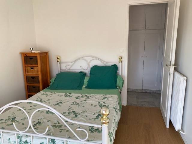 chambre parqueté 13008