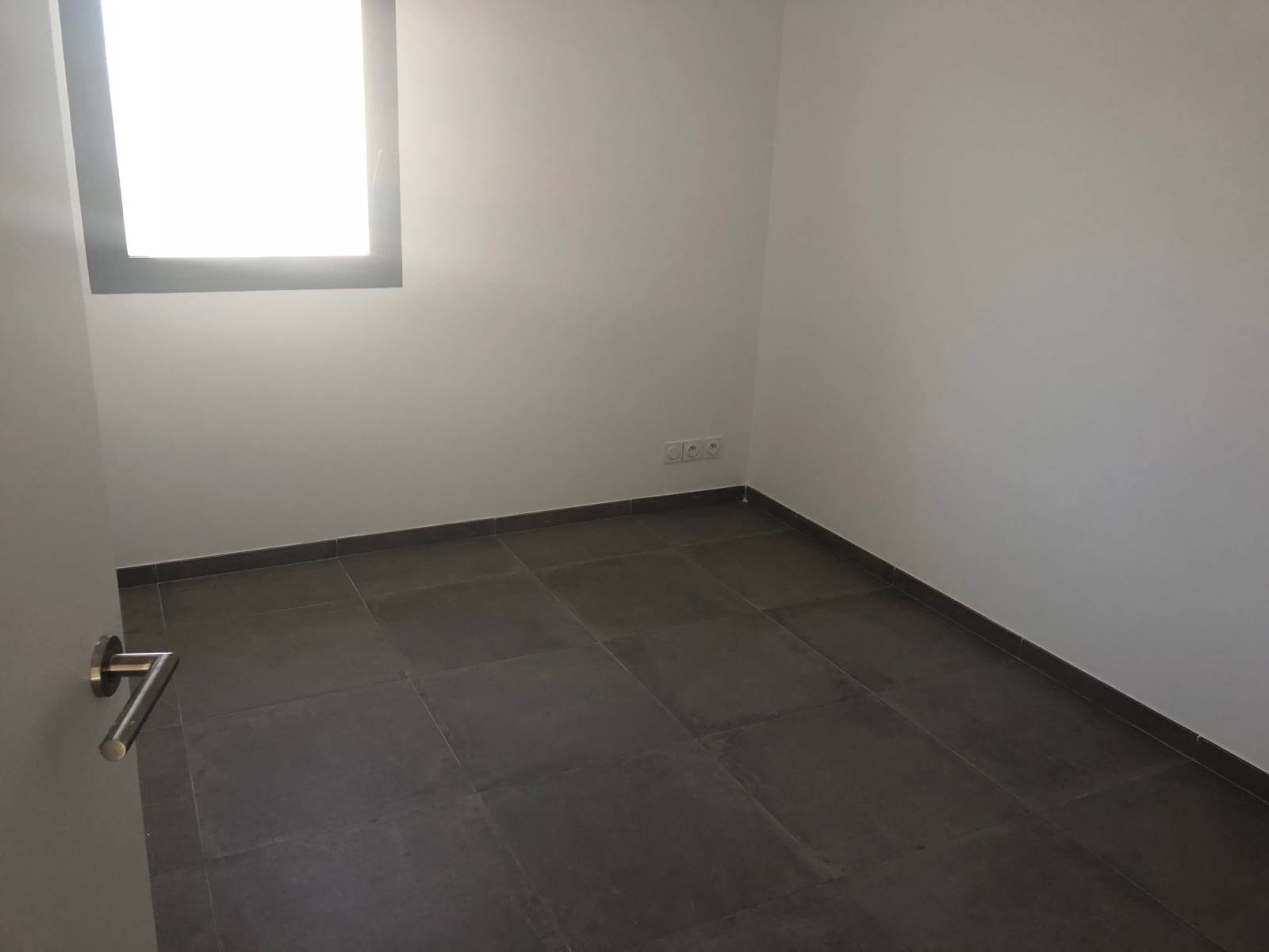 chambre avec rangement Marseille 7eme roucas blanc