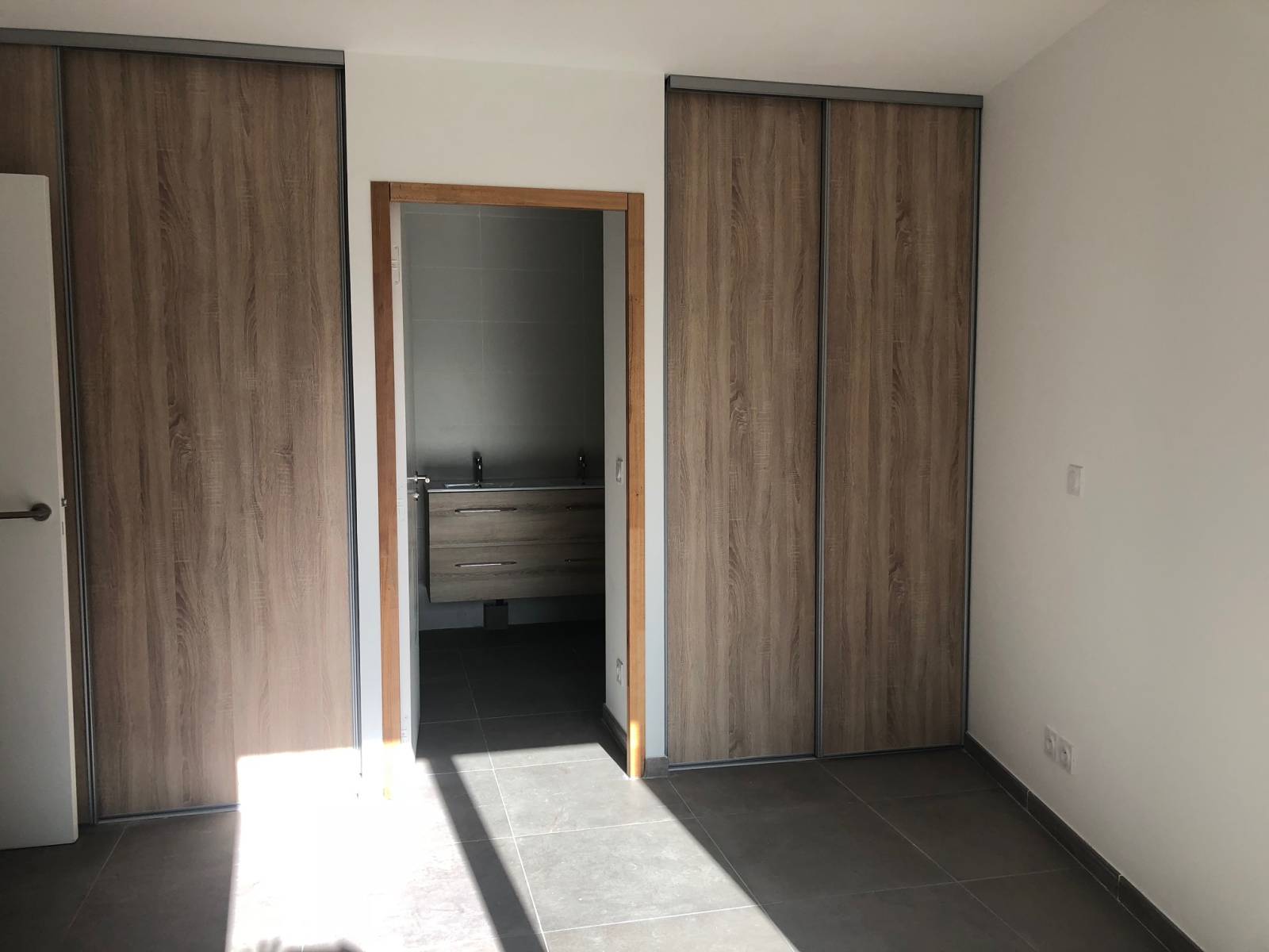 chambre avec rangement Marseille 7eme roucas blanc