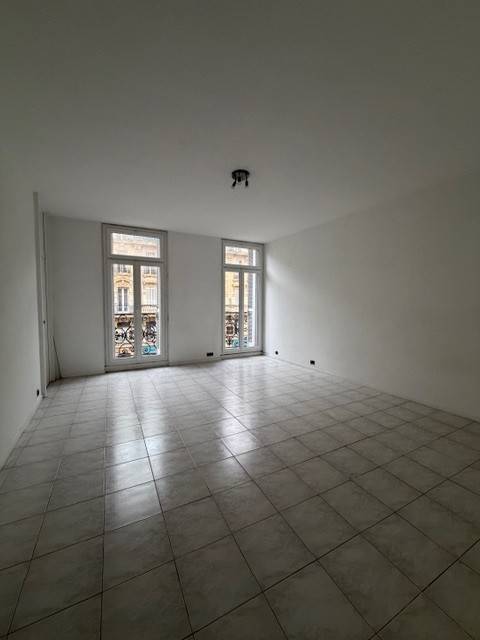 GRANDE CHAMBRE LUMINEUSE