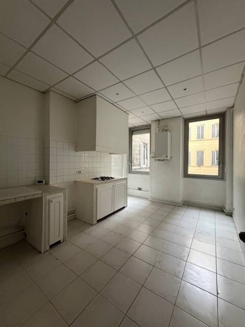 GRANDE CUISINE OUVERTE ET SEPAREE