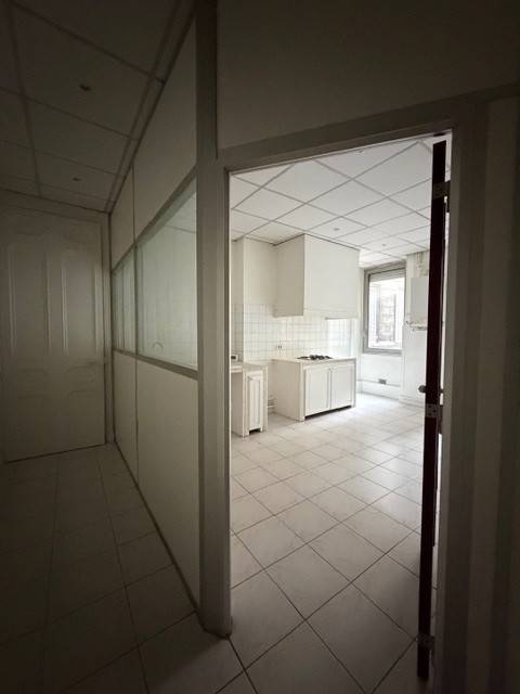 COULOIR MENANT A LA CUISINE