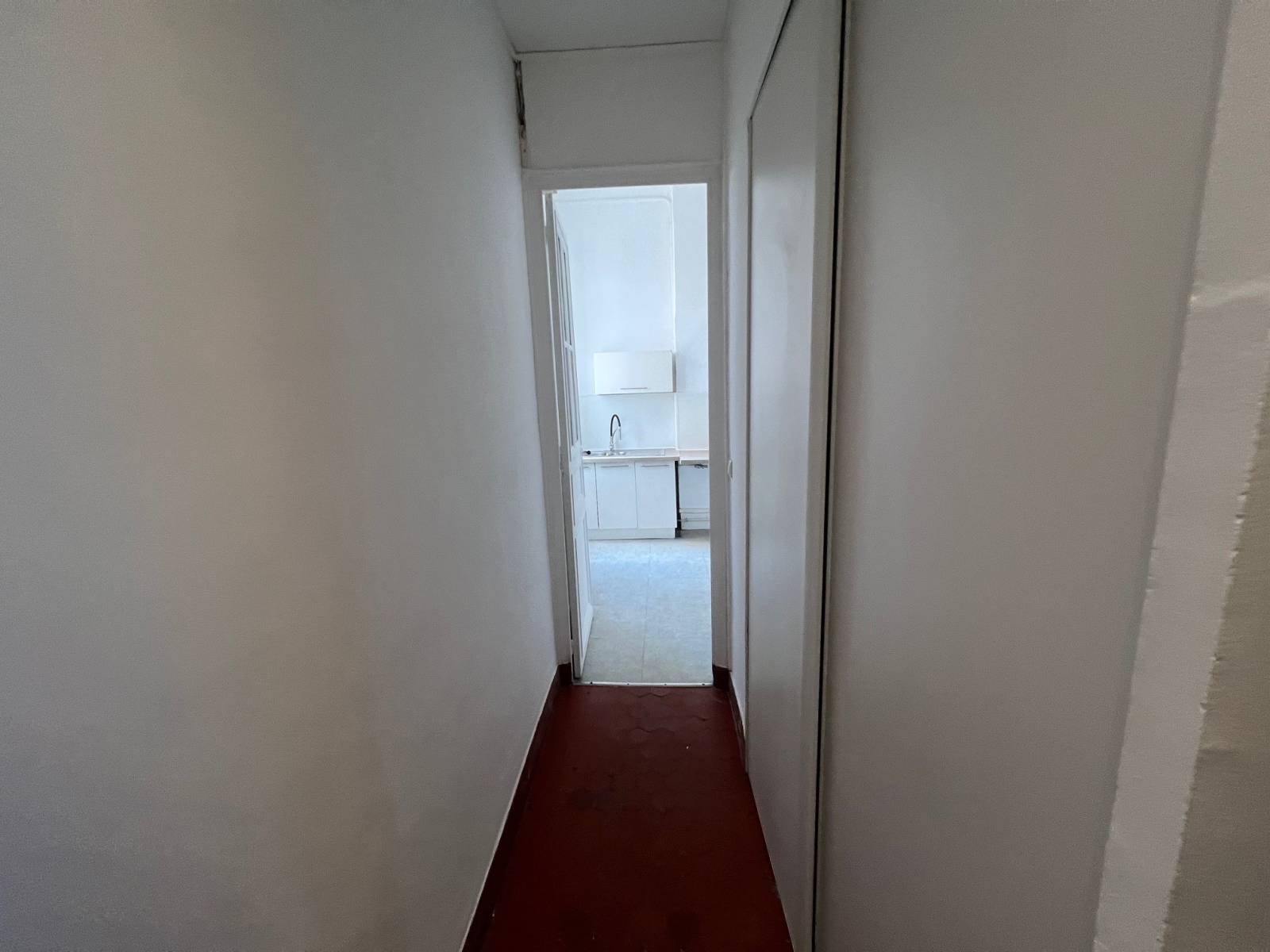 COULOIR CUISINE AVEC DRESSING