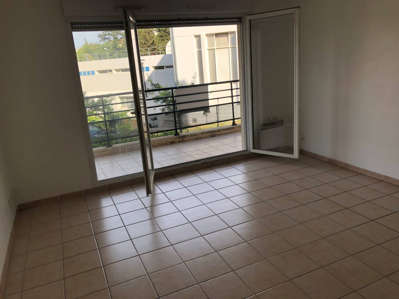 SEJOUR SUR TERRASSE 13011