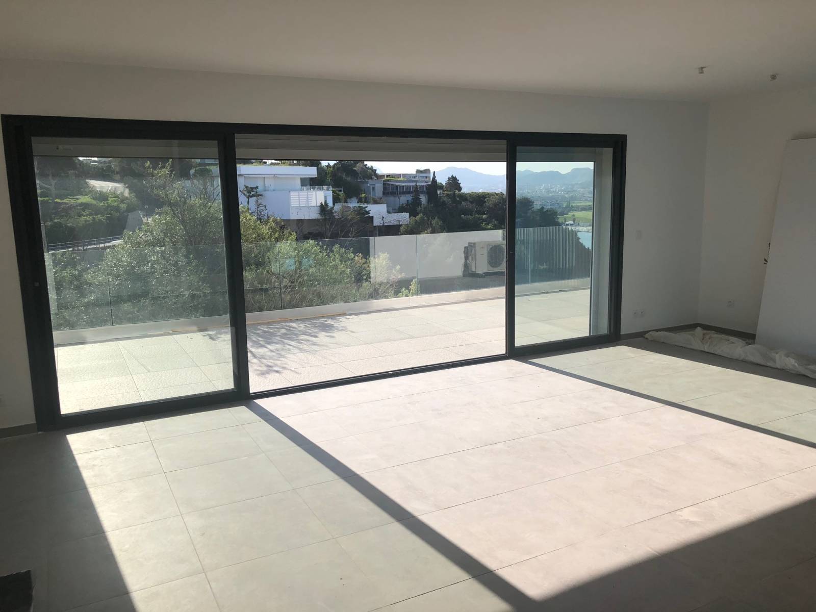 Marseille 7 eme appartement villa avec terrasse 28 m2 Roucas blanc au calme