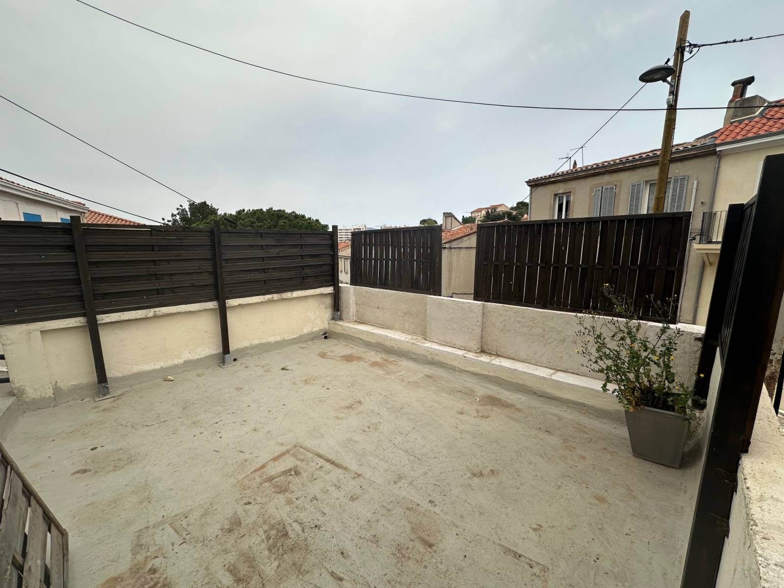 terrasse de plain pied sur le séjour