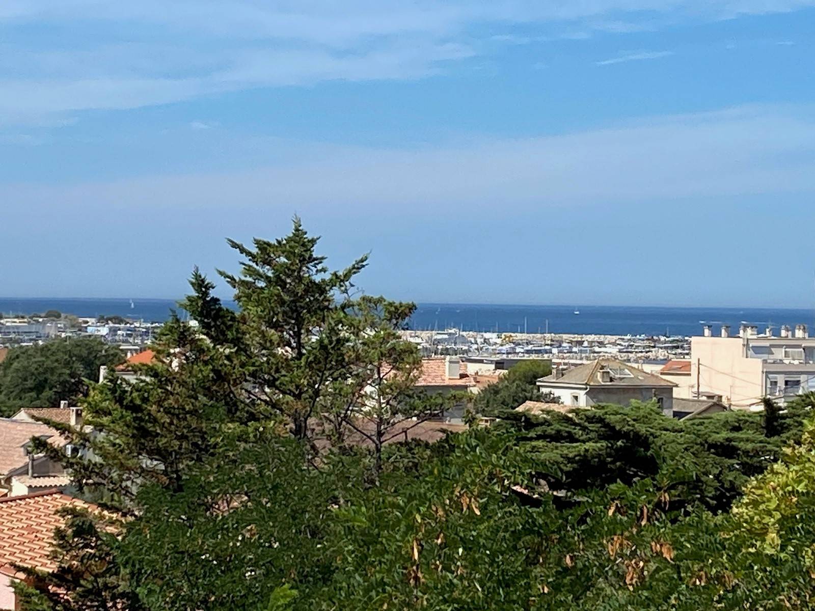 vue verdure et mer 13008