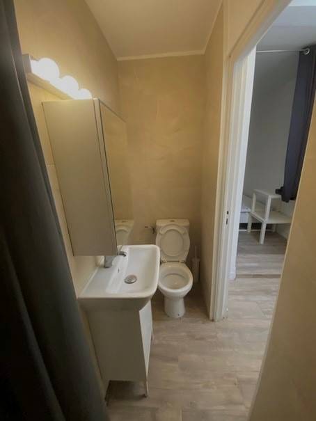 WC dans la salle de douche