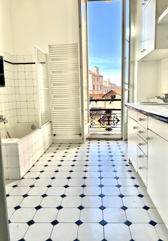 5 pièces 150 m2 MARSEILLE 6 eme