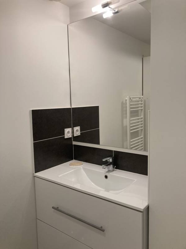 T2 A VENDRE - LA VILETTE -