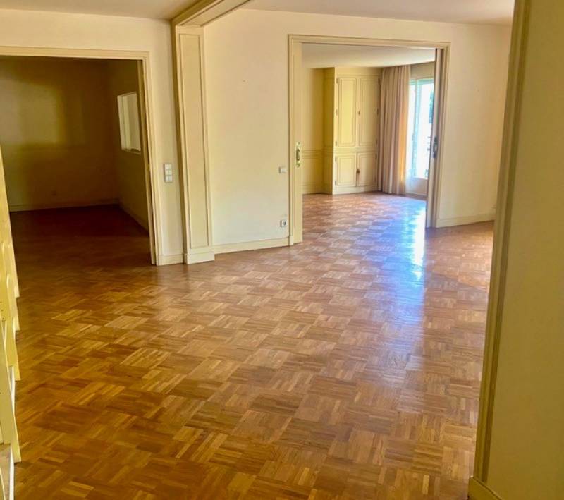 VENTE - APPARTEMENT 6 PIECES 168.02 m²