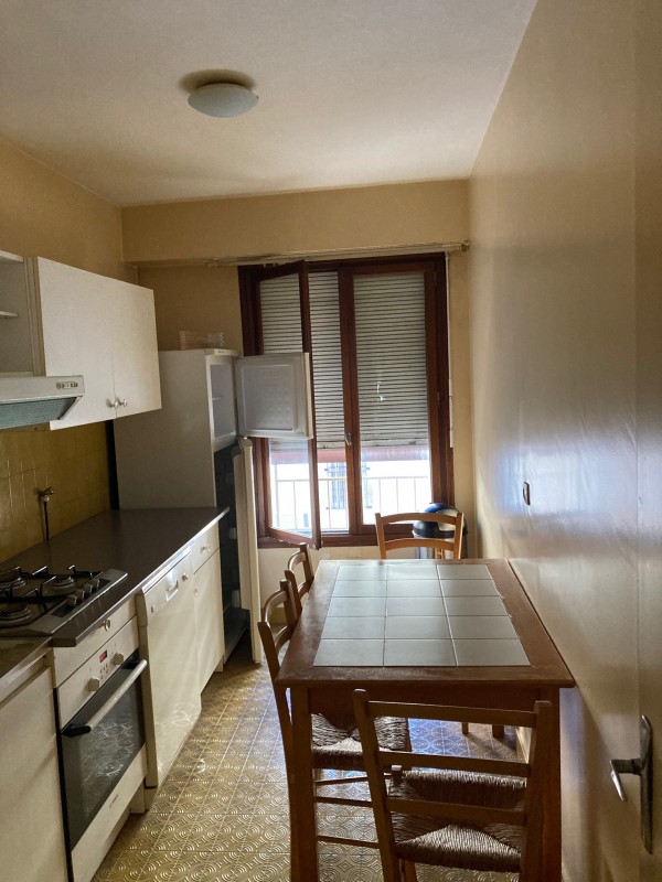 LOCATION APPARTEMENT T1 MEUBLE -BAILLE-