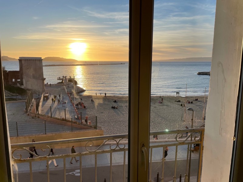 MARSEILLE 3 PIECES VUE SUR MER QUARTIER CATALANS