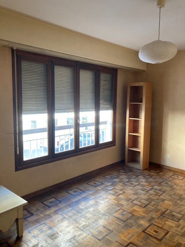 LOCATION APPARTEMENT T1 MEUBLE -BAILLE-