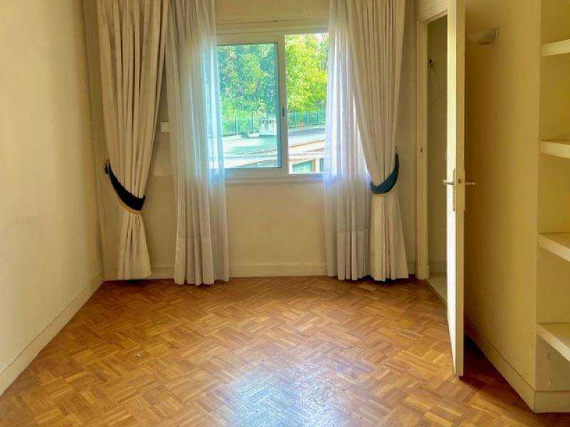 VENTE - APPARTEMENT 6 PIECES 168.02 m²
