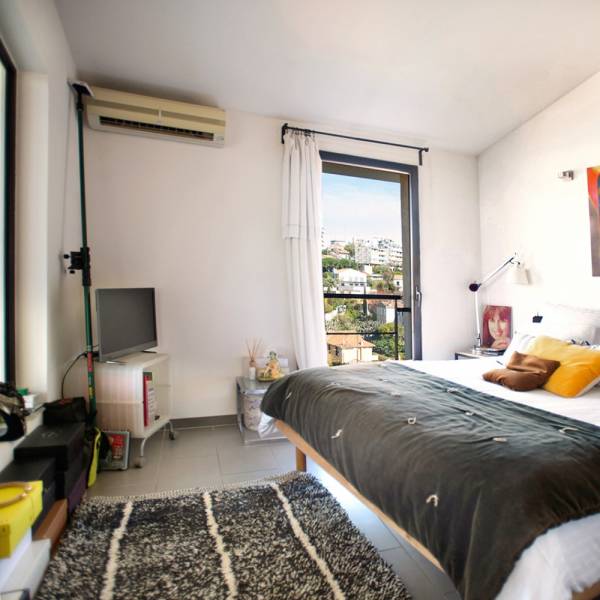 Superbe Maison A Vendre - ROUCAS BLANC -