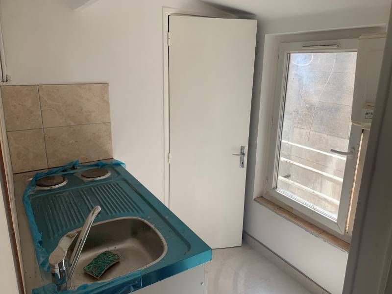 Studio rénové à louer proximité rue de Lodi 13006