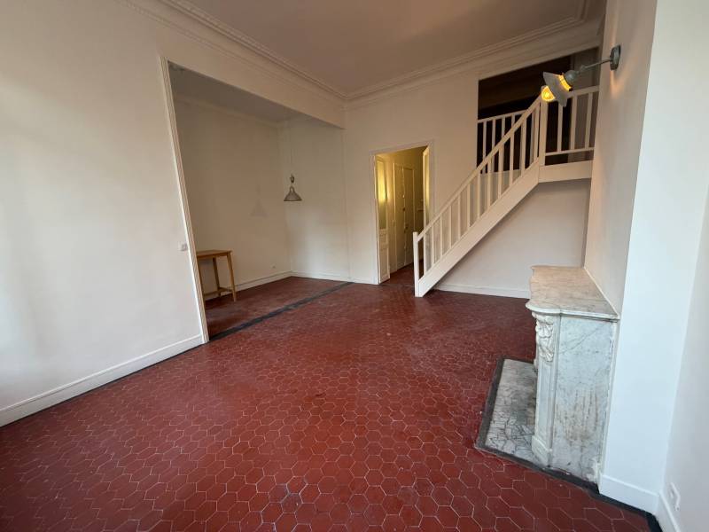 APPARTEMENT EN LOCATION - T3 - 13006 MARSEILLE