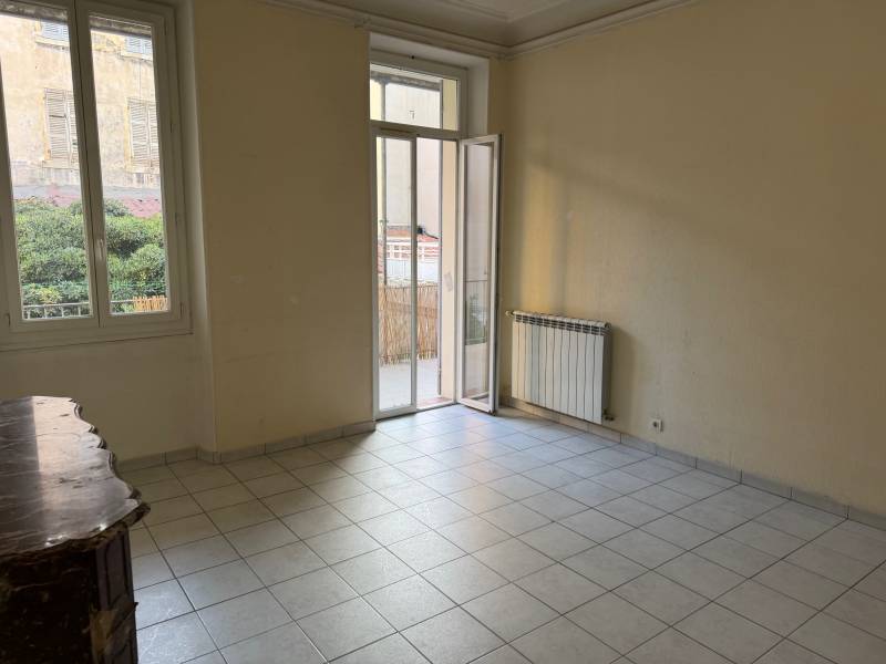 SEJOUR DONNANT SUR TERRASSE 