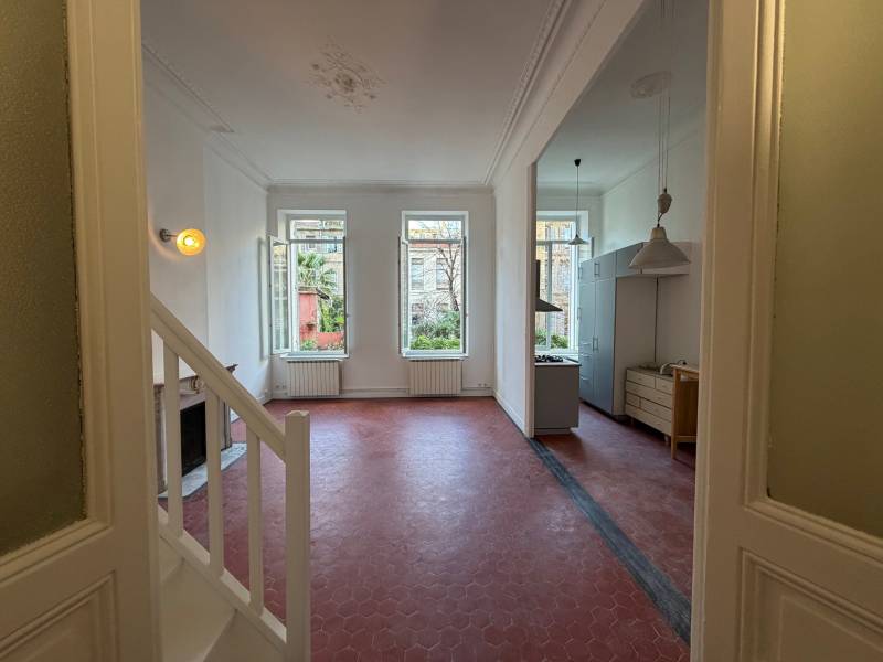 SEJOUR LUMINEUX donnant sur cuisine 