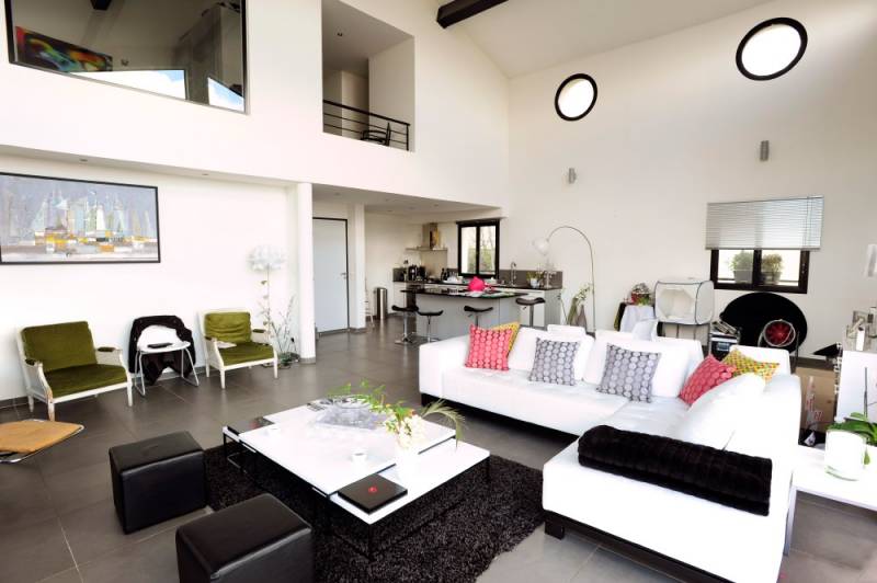 Superbe Maison A Vendre - ROUCAS BLANC -