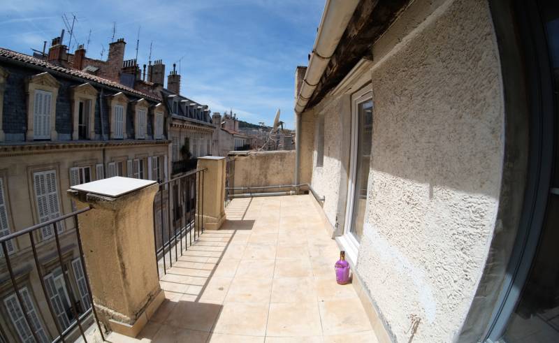 Location appartement de type 2 avec Terrasse au dernier étage - Préfecture