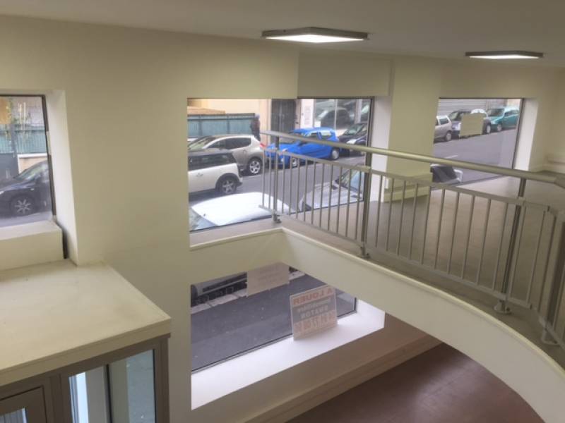 LOCAL COMMERCIAL MARSEILLE 13002 PROCHE DE LA JOLIETTE