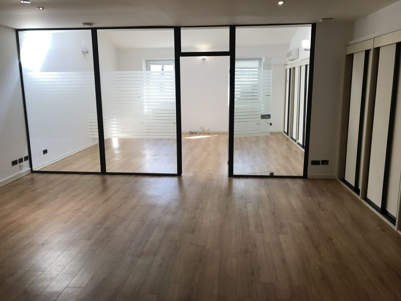 location d'un local open space marseille13007vue de l'entrée 13007