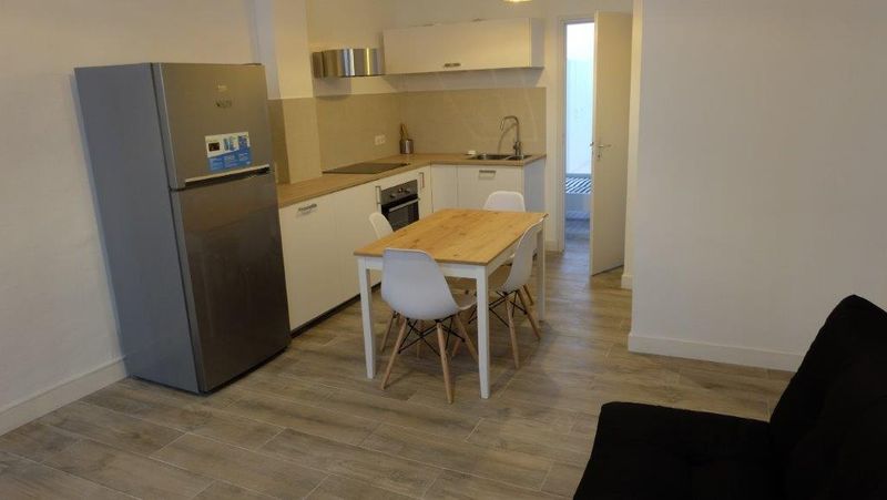 canape lit dans le séjour 13006