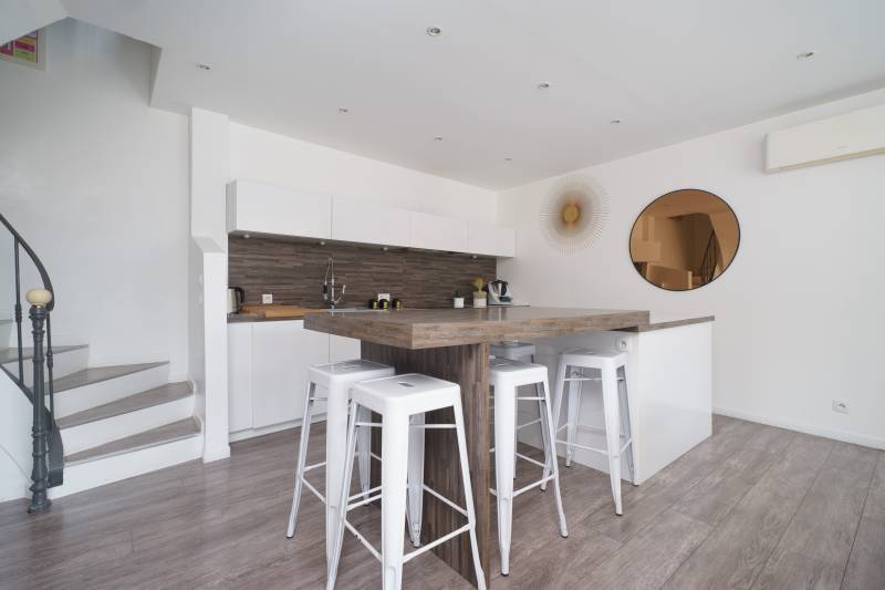 Maison avec piscine et garages Bompard 13007