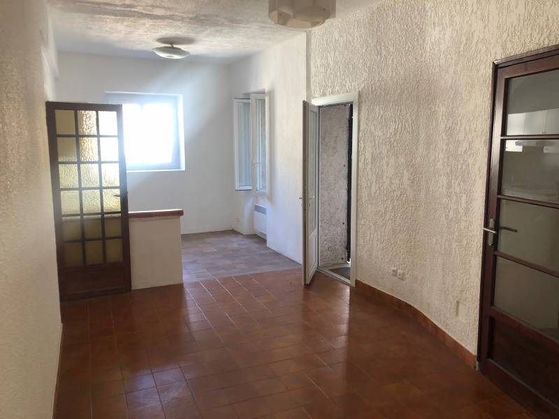 PROCHE MER T2 AVEC COUR